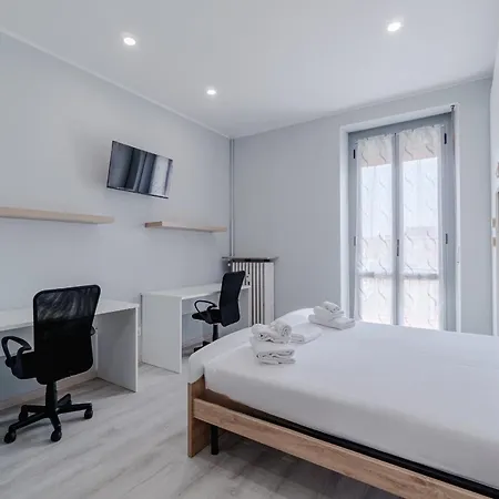 Guesthost - Modern Retreat In