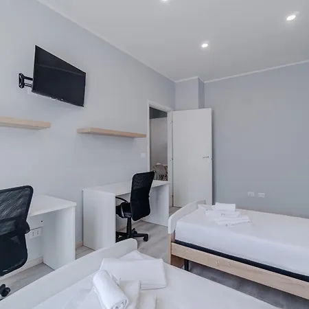 Guesthost - Modern Retreat In