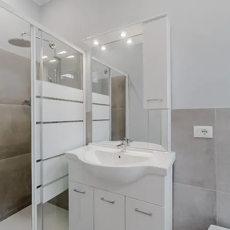 Apartamento Guesthost - Modern Retreat In Turín