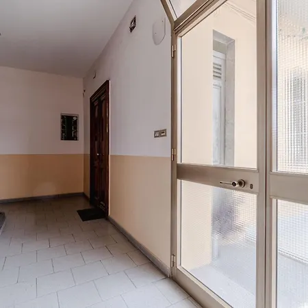 Guesthost - Modern Retreat In Apartamento